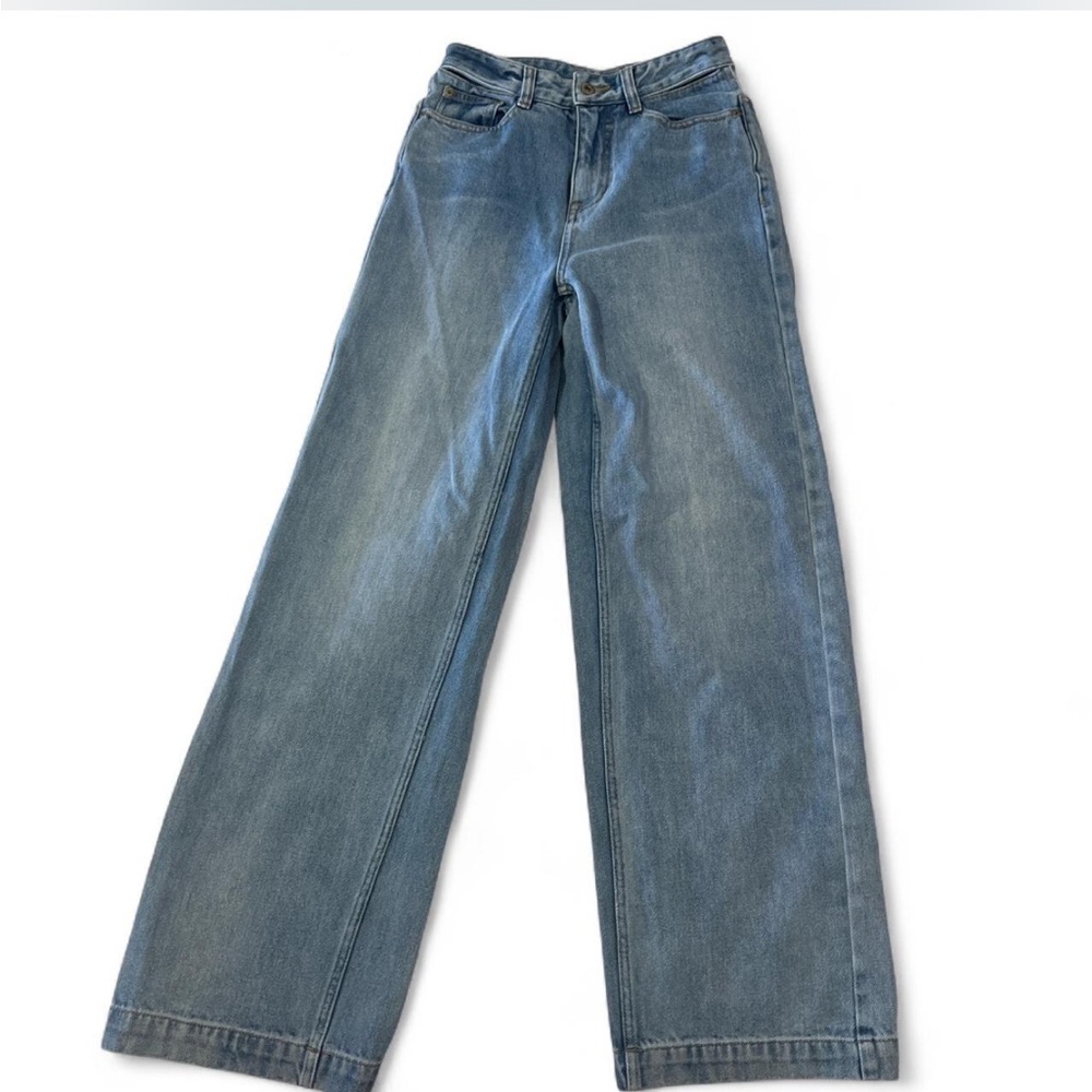 Mo&Co Women’s Straight Leg Cut Out Jeans